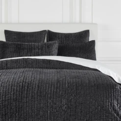 Mardon Velvet Bedding - Onyx
